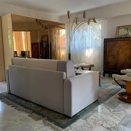 Direct Access 2 Bdr Sleeps 5 Cannes