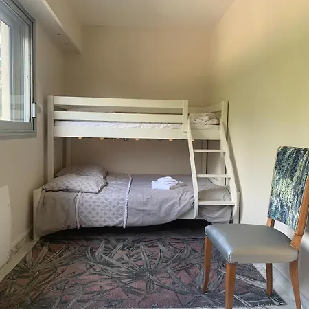 Direct Access 2 Bdr Sleeps 5