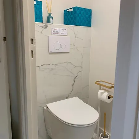 Direct Access 2 Bdr Sleeps 5 Cannes
